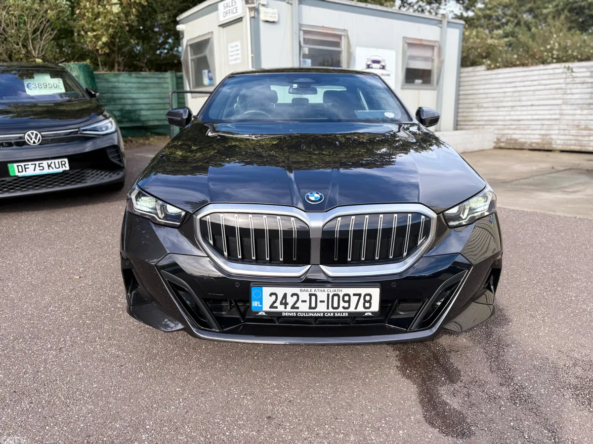 BMW 5-Series Saloon, Petrol Plug-in Hybrid, 2024, Grey