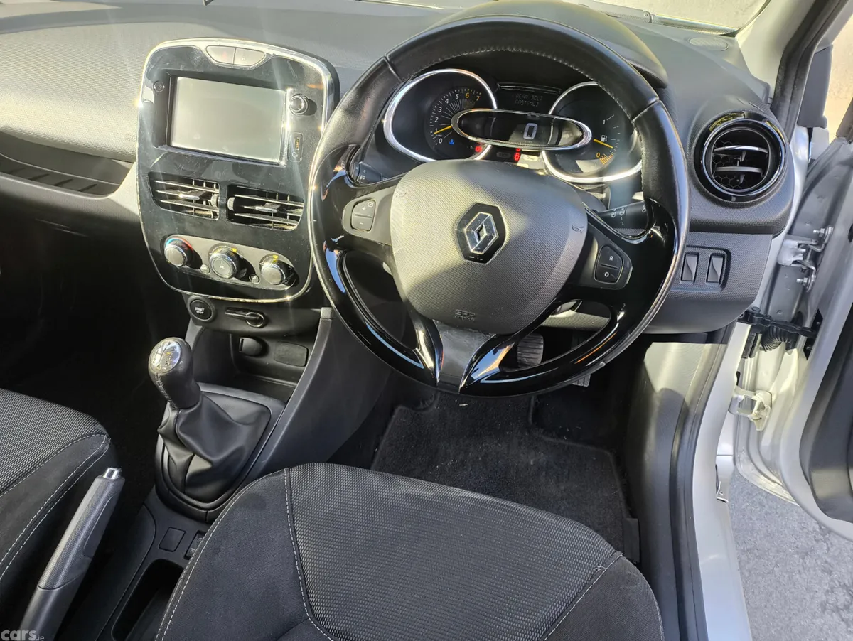 Renault Clio Hatchback, Petrol, 2014, Silver