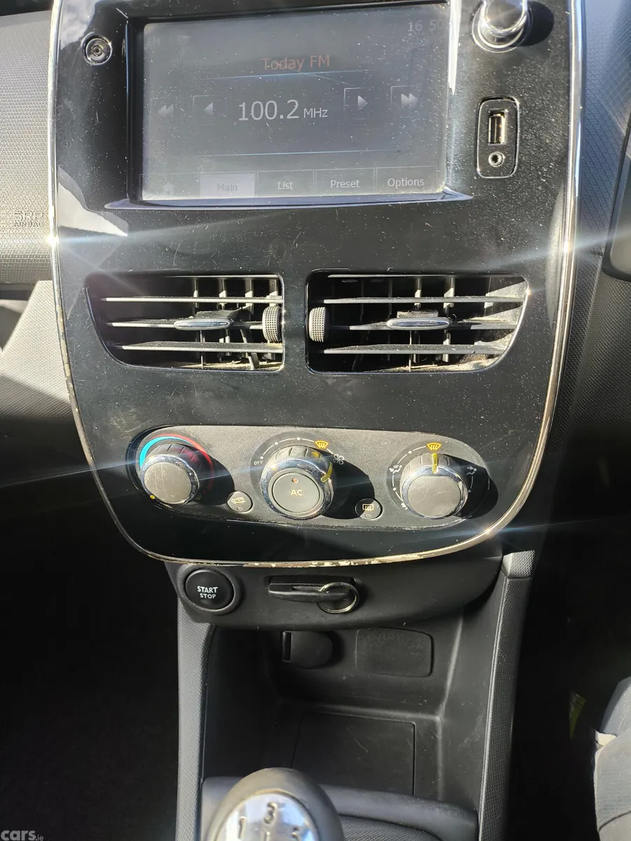 Renault Clio Hatchback, Petrol, 2014, Silver