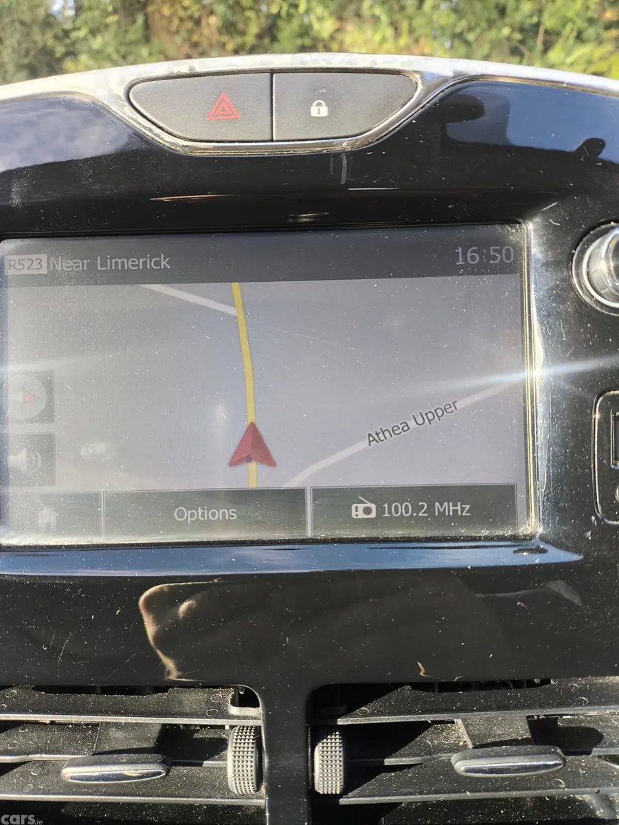 Renault Clio Hatchback, Petrol, 2014, Silver