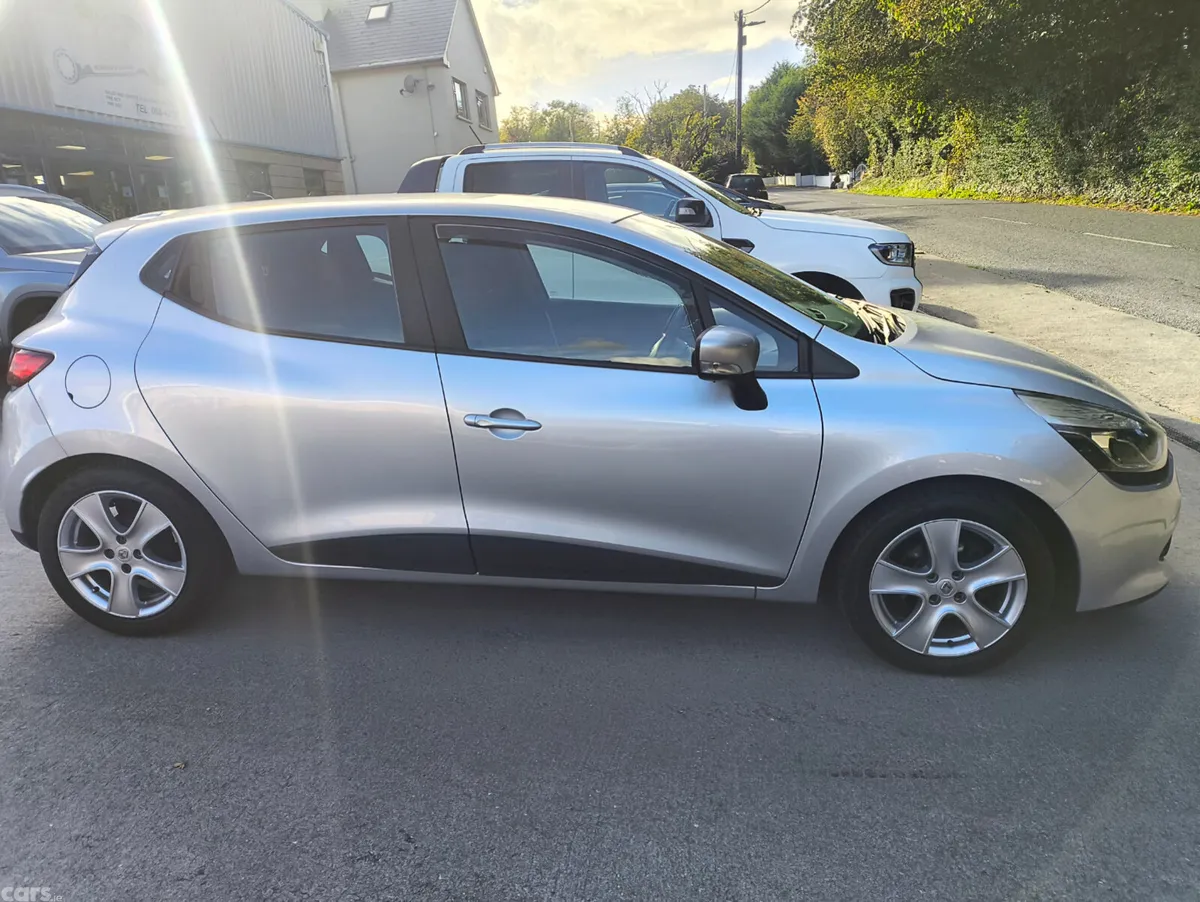 Renault Clio Hatchback, Petrol, 2014, Silver