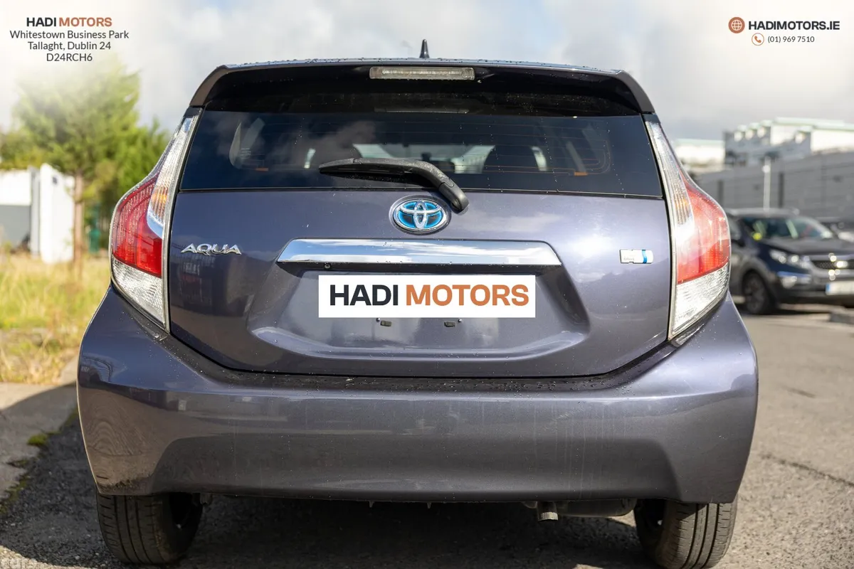 Toyota Aqua Hatchback, Petrol Hybrid, 2015, Blue