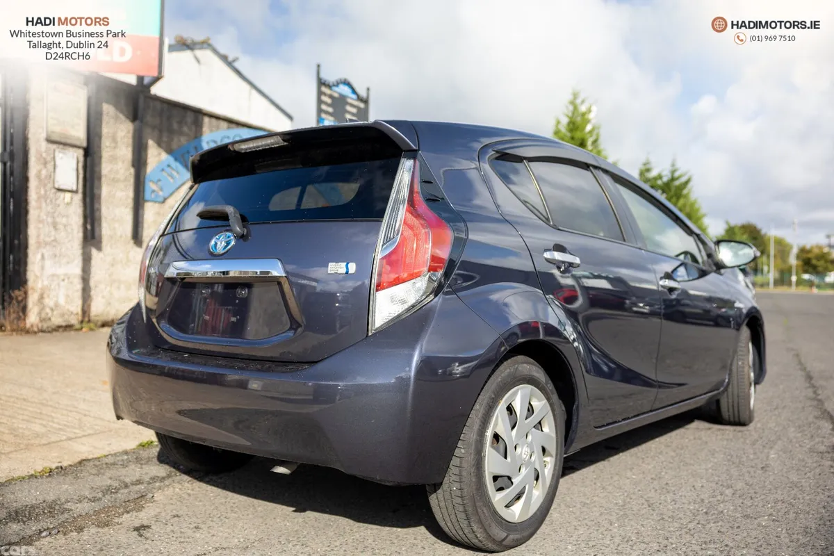 Toyota Aqua Hatchback, Petrol Hybrid, 2015, Blue