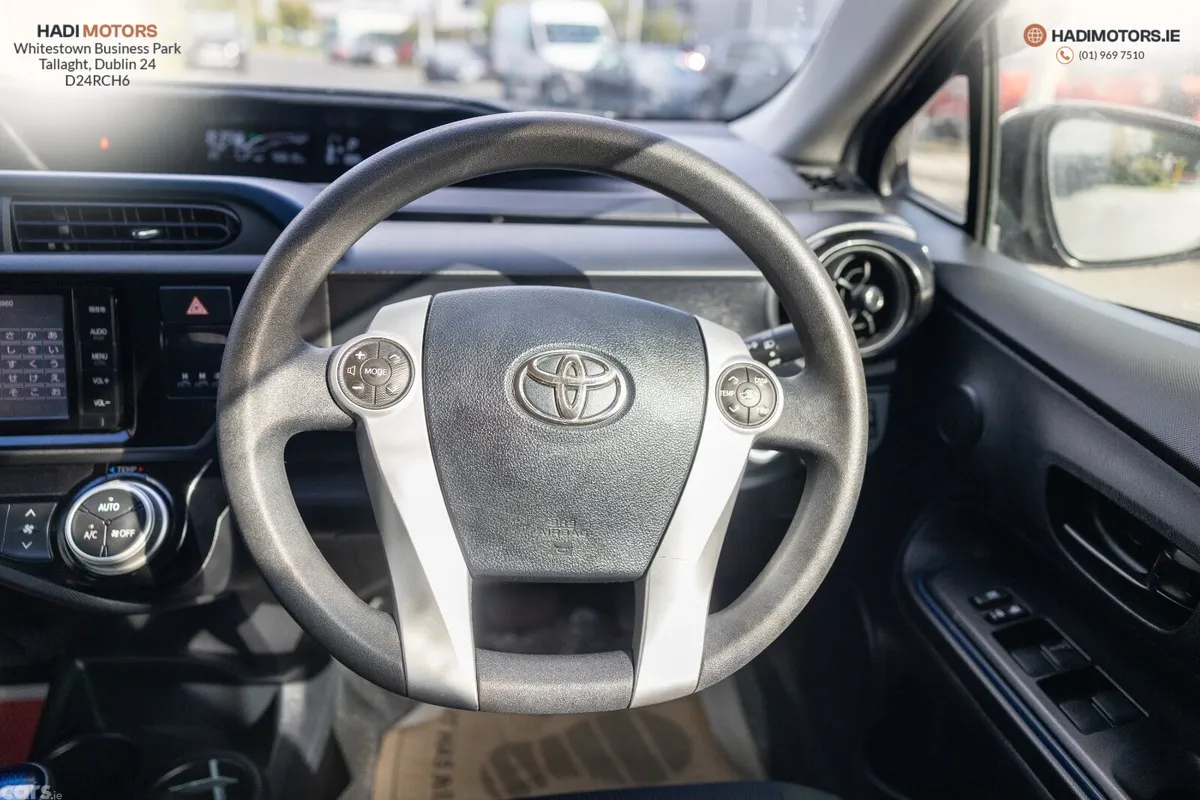 Toyota Aqua Hatchback, Petrol Hybrid, 2015, Blue
