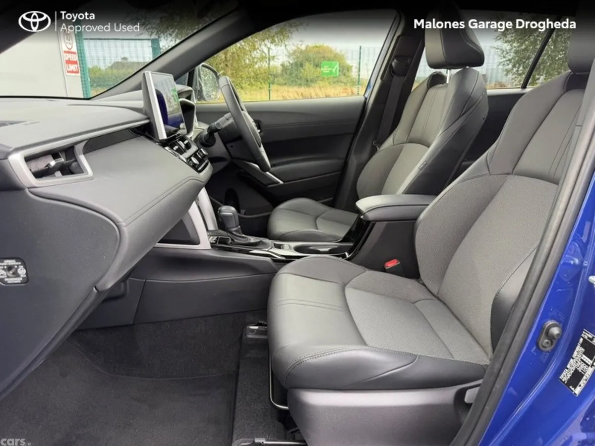 Toyota Corolla Cross Hatchback, Petrol Hybrid, 2025, Blue