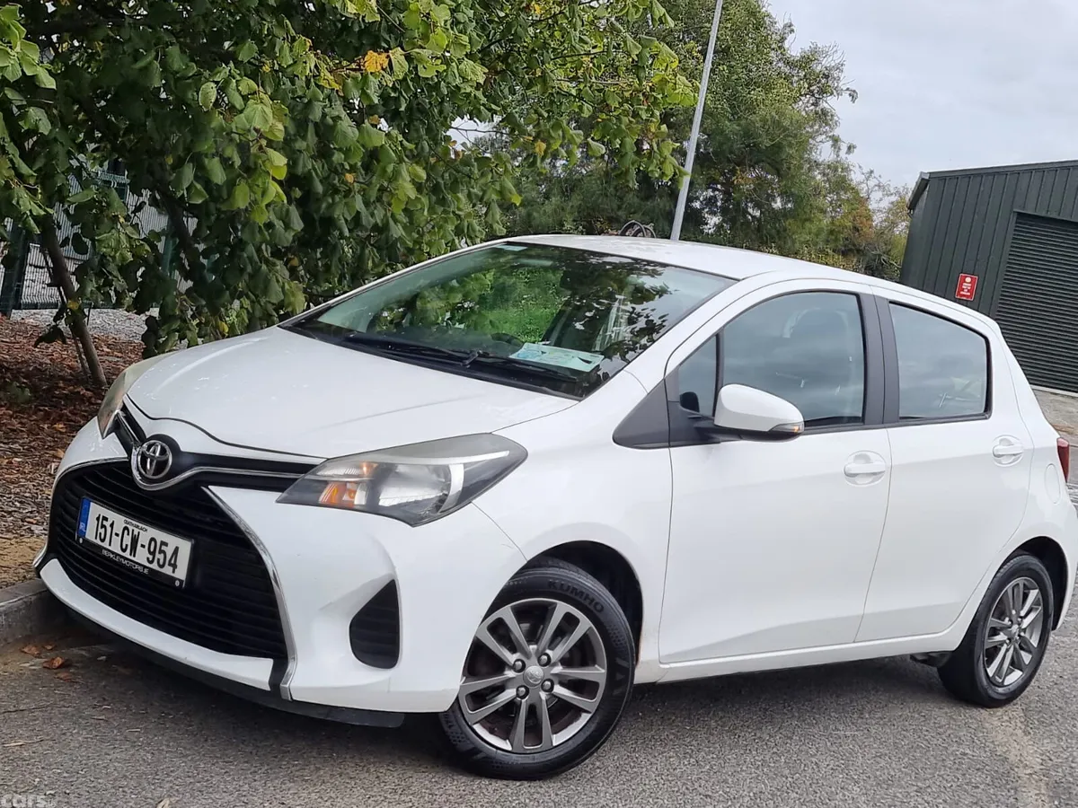 Toyota Yaris Hatchback, Petrol, 2015, White