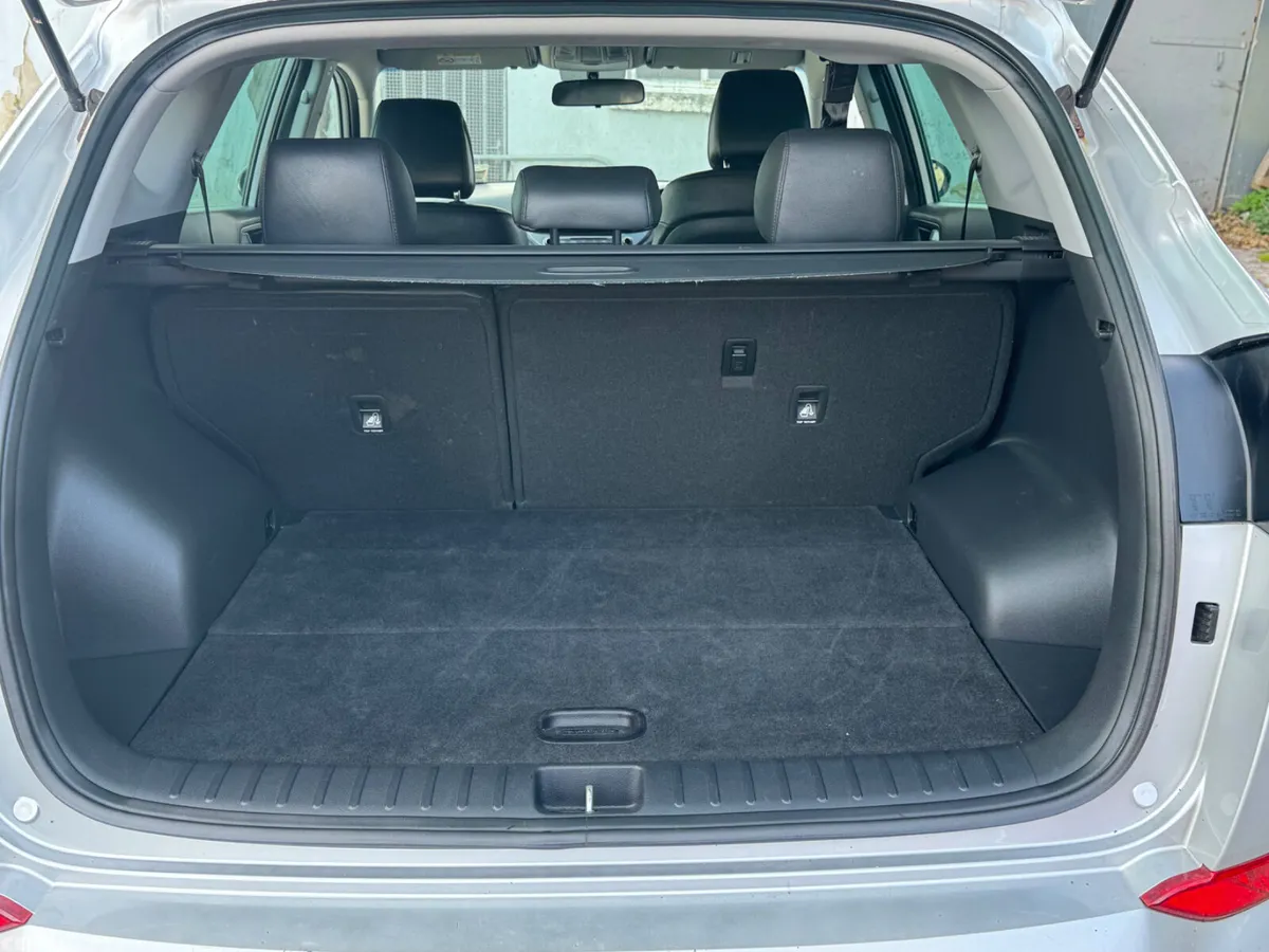 Hyundai Tucson SUV, Diesel, 2016, Silver