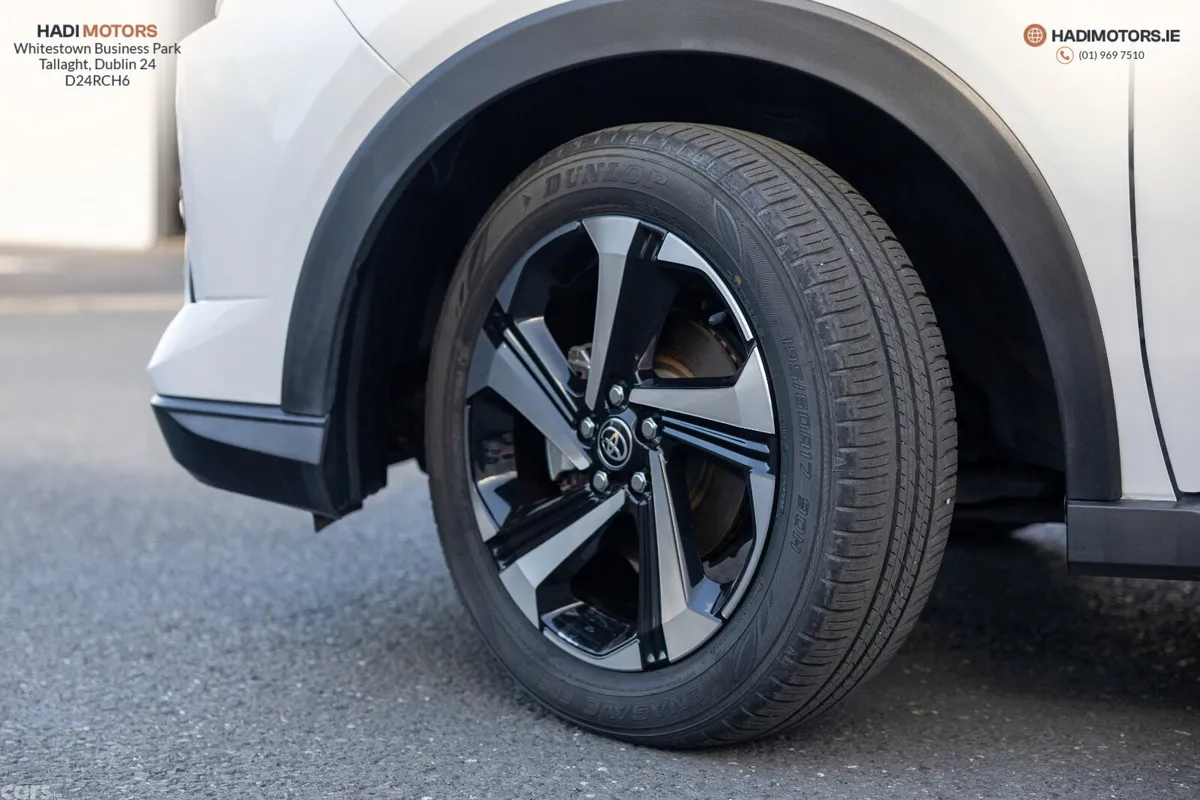 Toyota Raize SUV, Petrol Hybrid, 2022, White