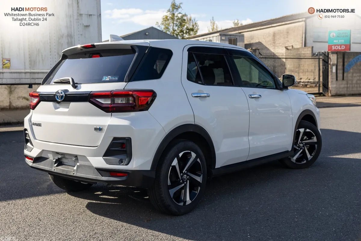Toyota Raize SUV, Petrol Hybrid, 2022, White