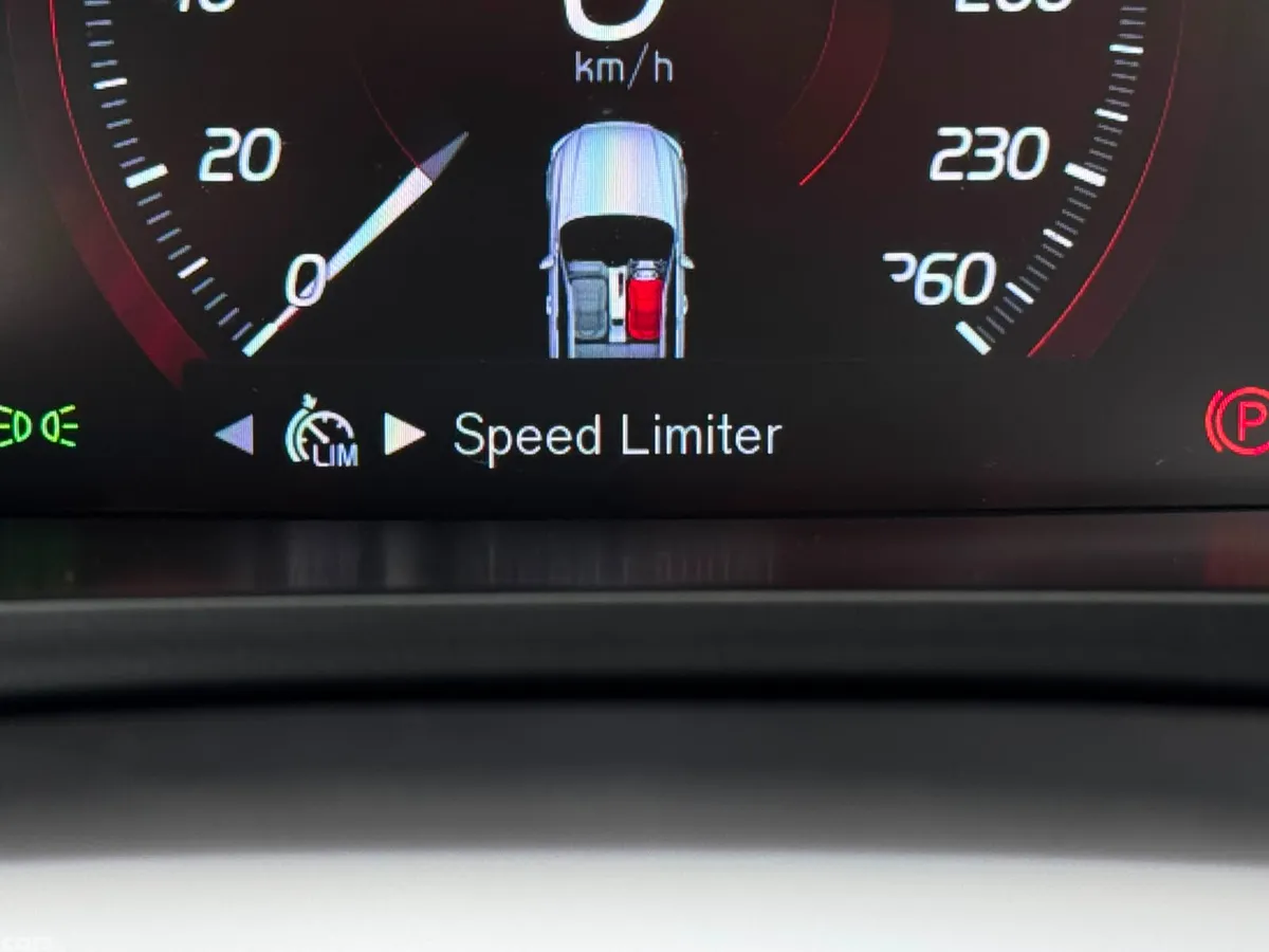 Volvo S90 Saloon, Diesel, 2017, Grey