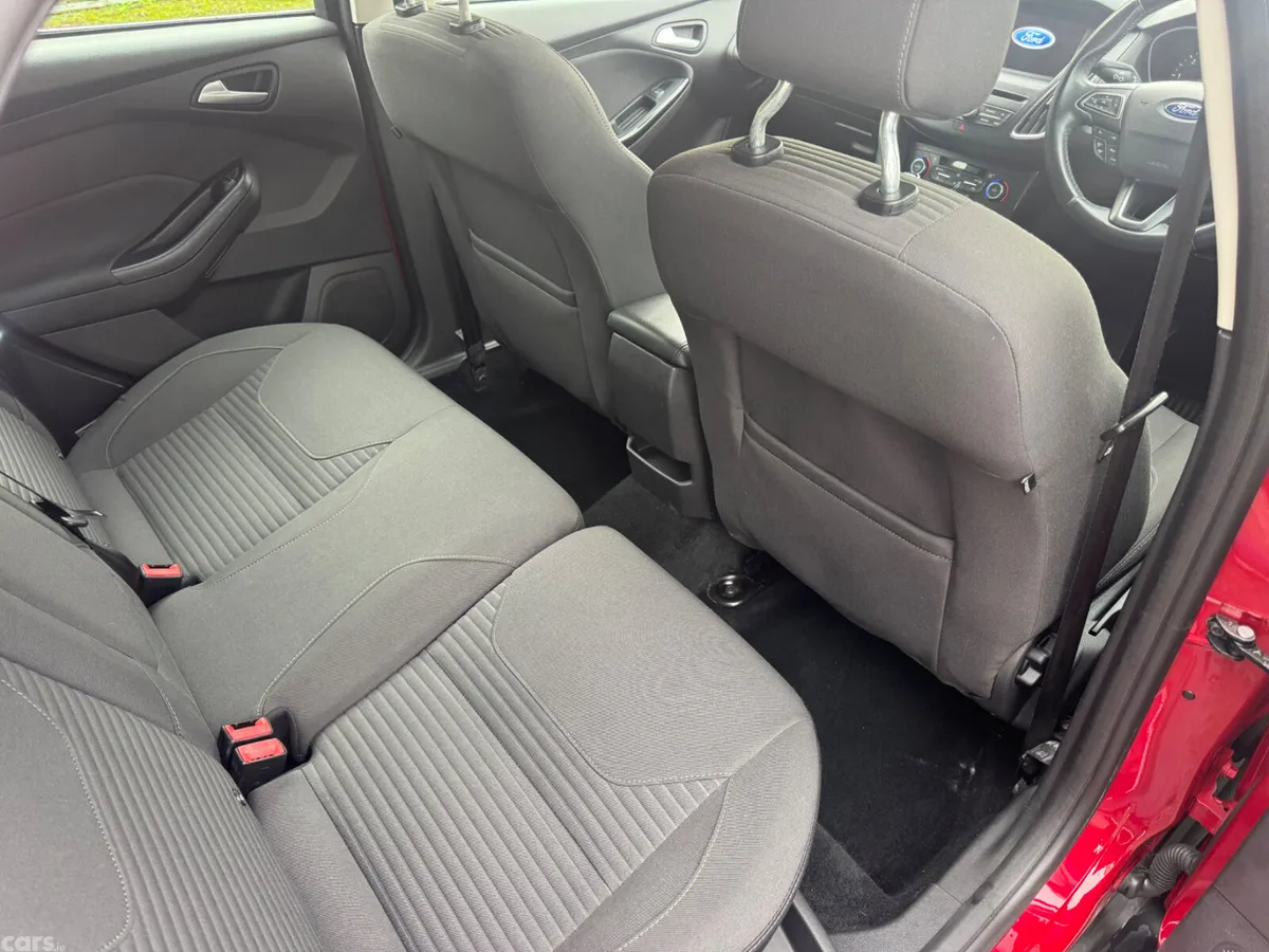 Ford Focus Hatchback, Diesel, 2017, Red
