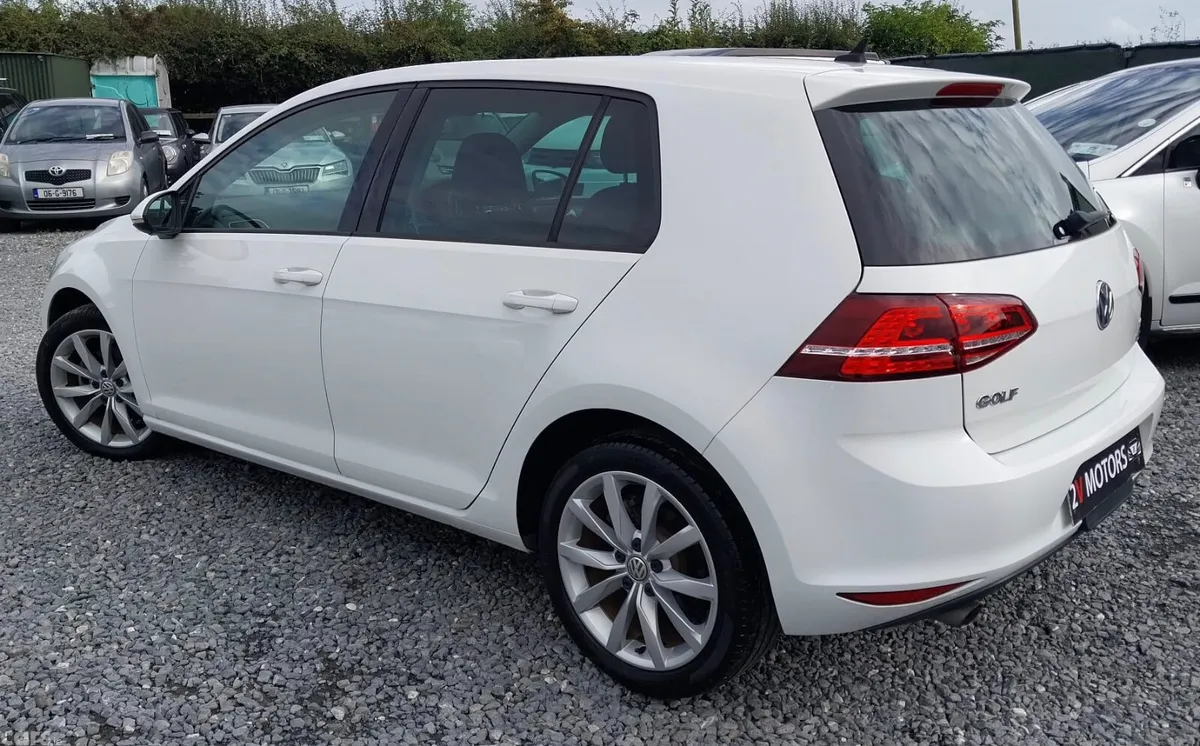 Volkswagen Golf Hatchback, Petrol, 2017, White