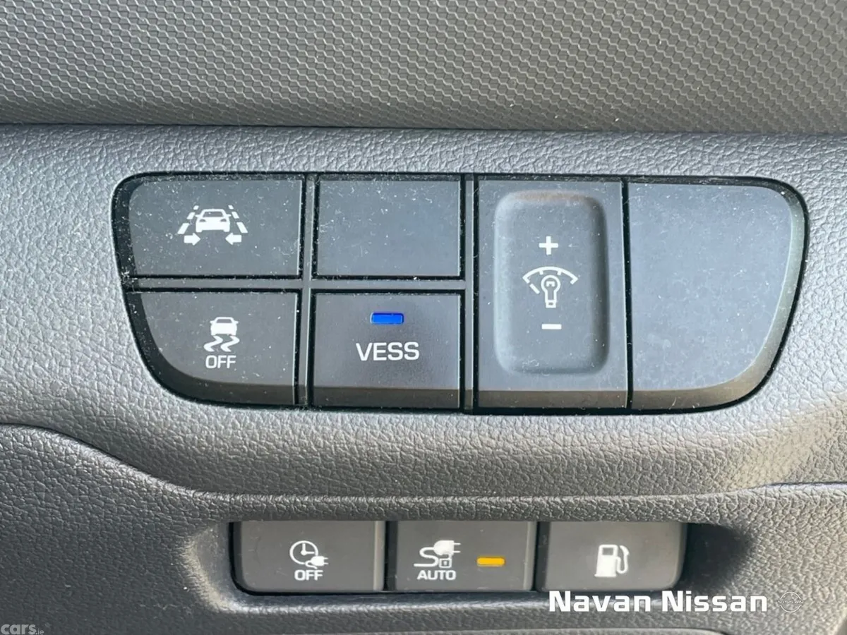 Hyundai IONIQ Hatchback, Petrol Plug-in Hybrid, 2018, Blue