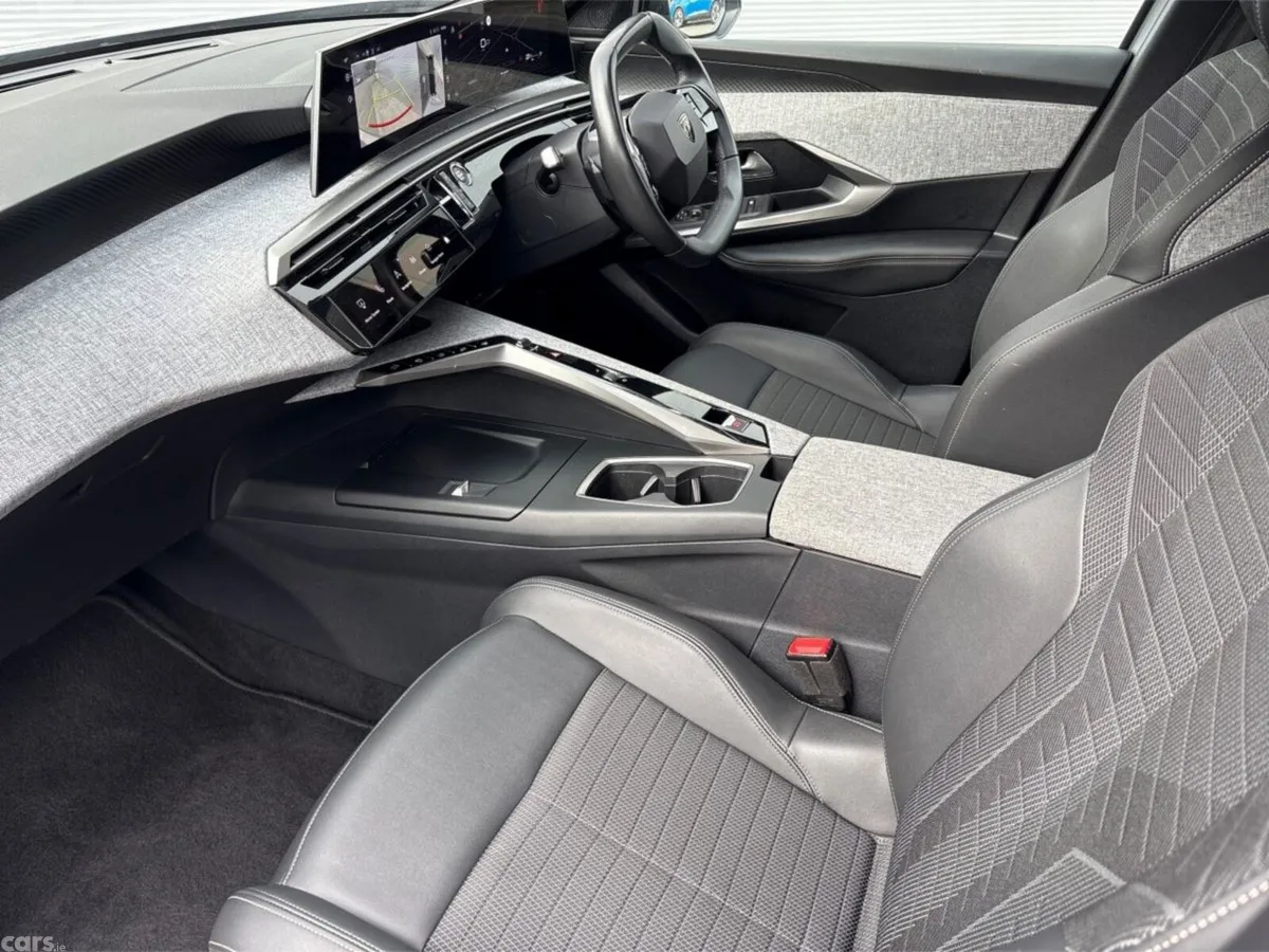 Peugeot 3008 MPV, Petrol Hybrid, 2024, Grey