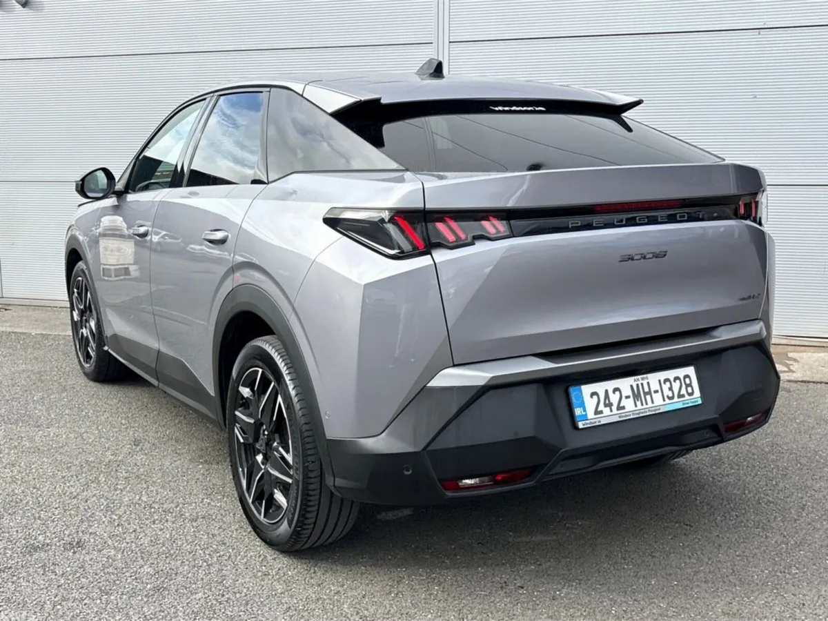 Peugeot 3008 MPV, Petrol Hybrid, 2024, Grey