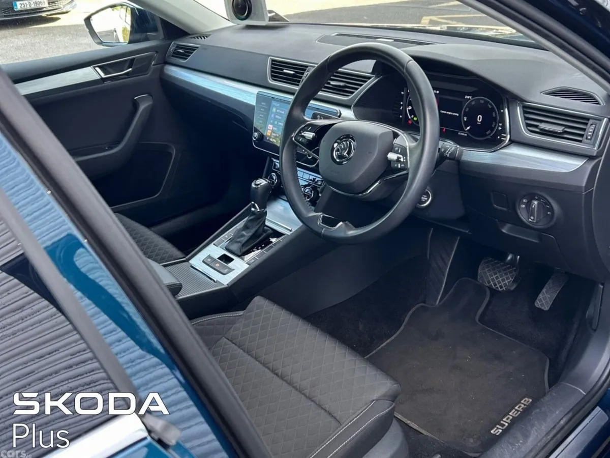 Skoda Superb Saloon, Diesel, 2024, Blue