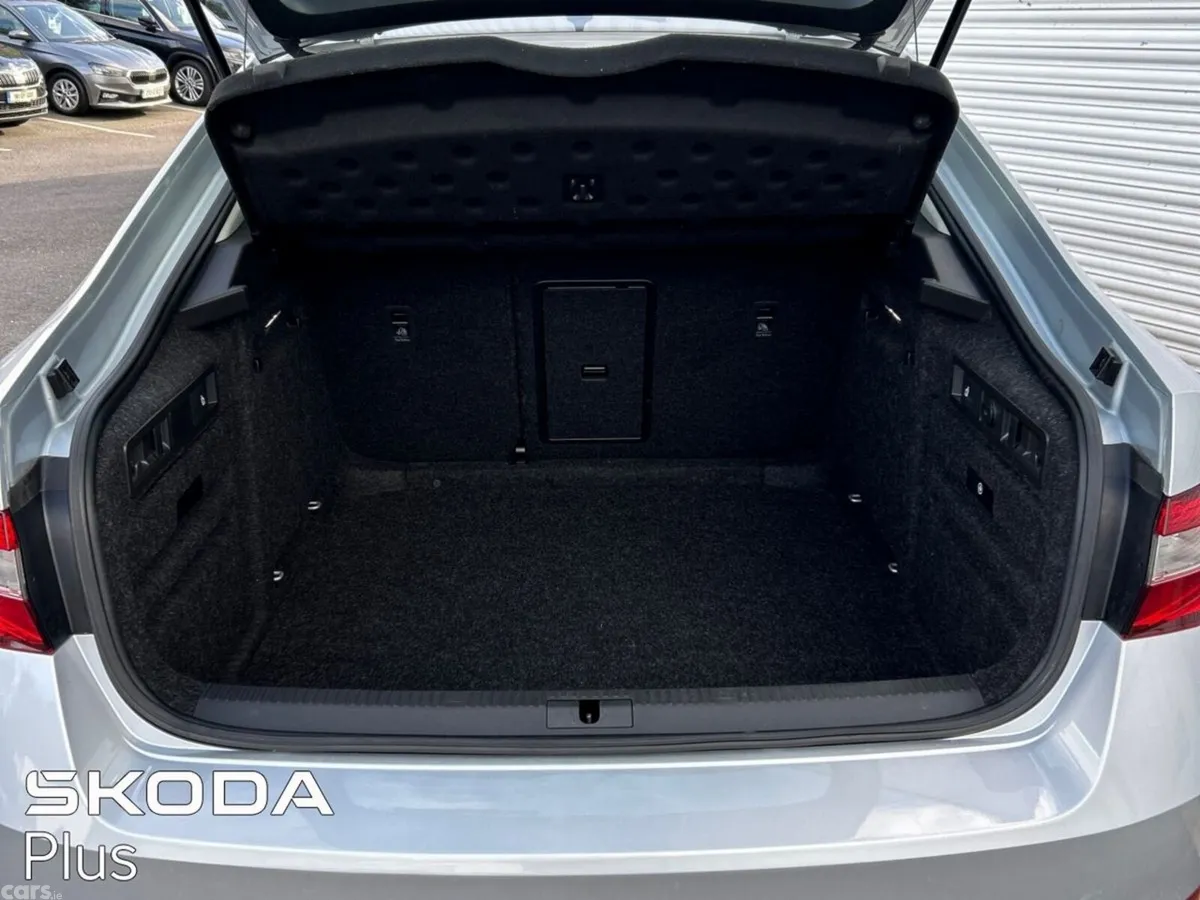 Skoda Superb Saloon, Diesel, 2022, Grey