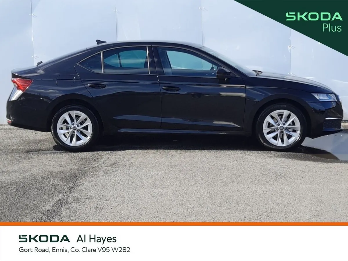 Skoda Octavia Saloon, Diesel, 2026, Black