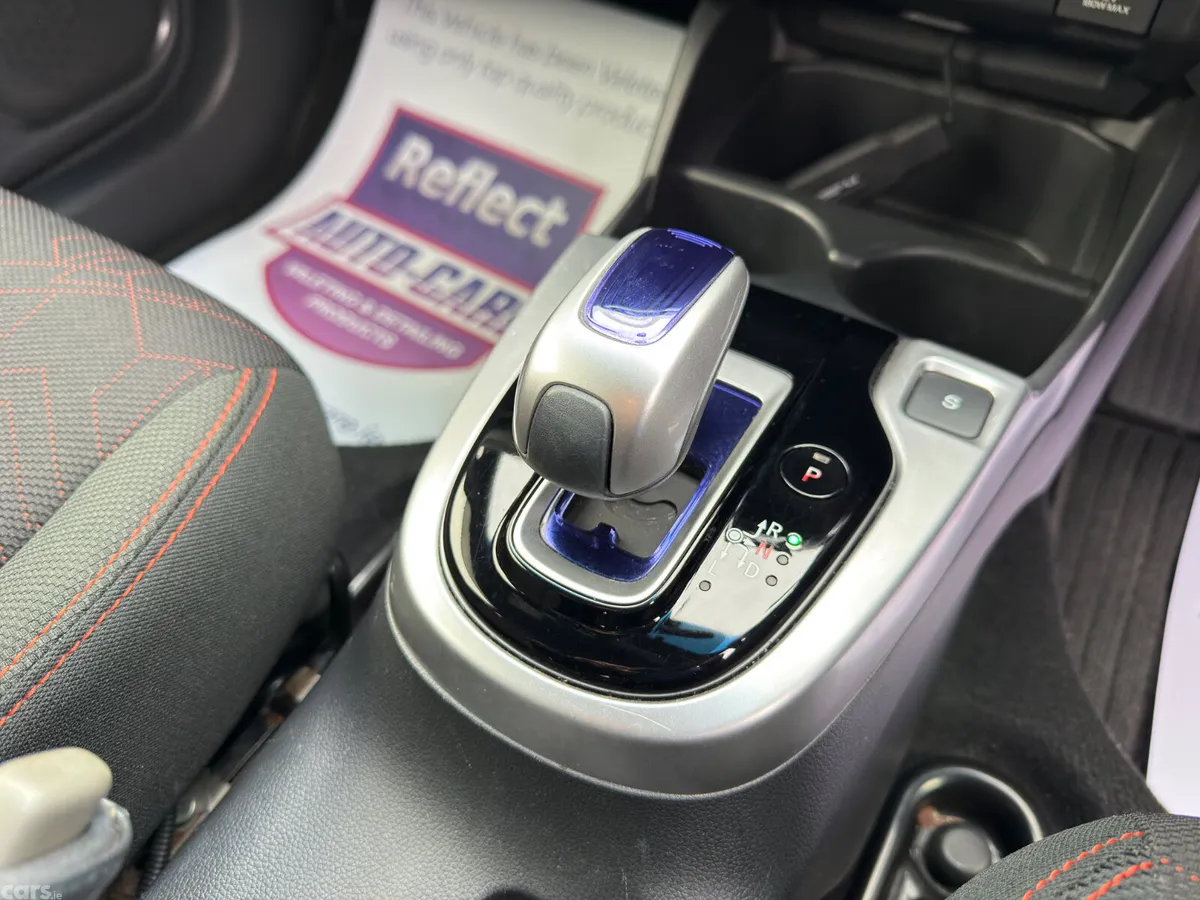 Honda Fit Hatchback, Petrol Hybrid, 2016, White