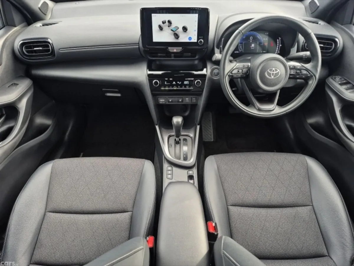 Toyota Yaris Cross SUV, Petrol Hybrid, 2024, Black