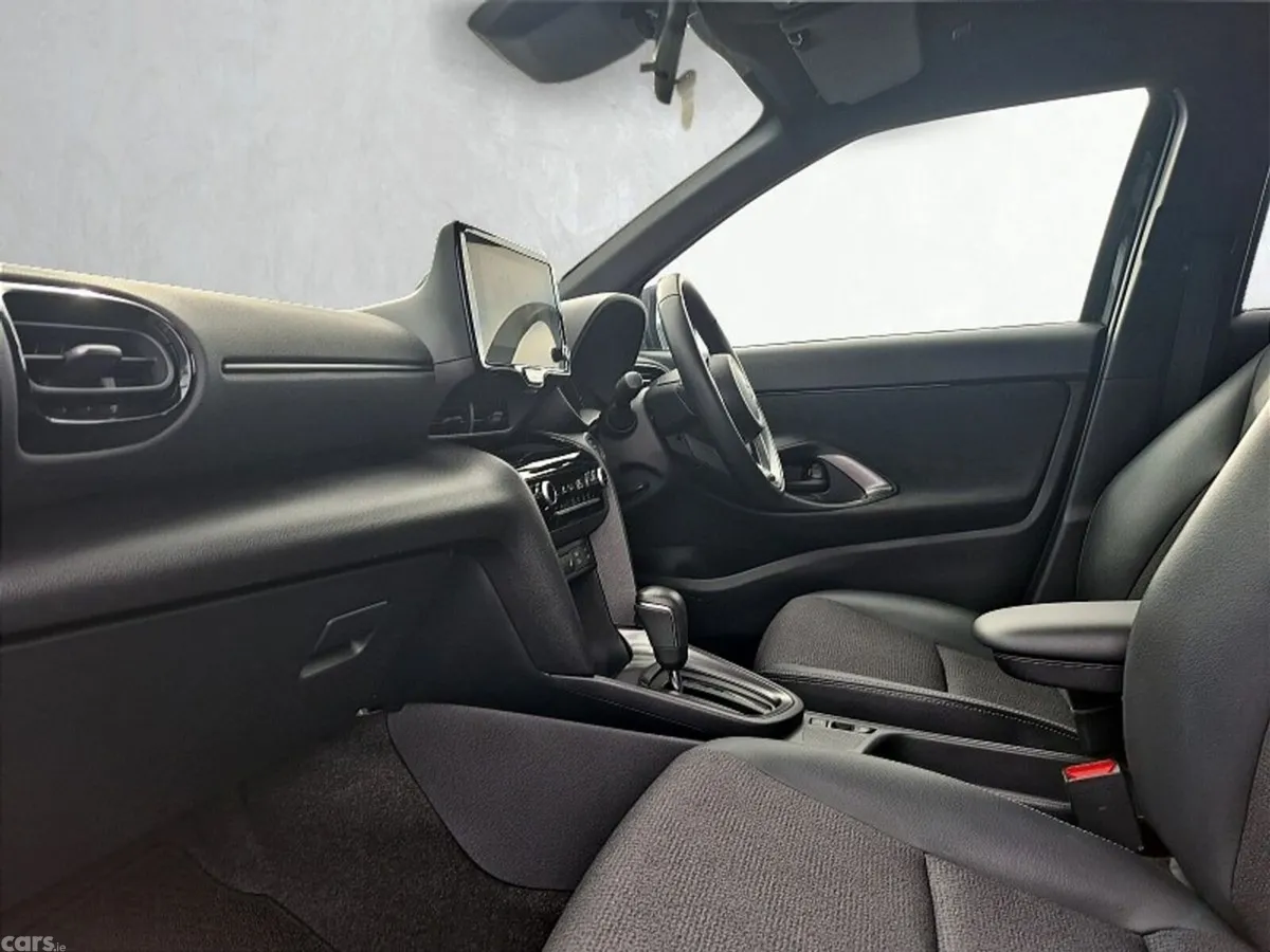 Toyota Yaris Cross SUV, Petrol Hybrid, 2024, Black
