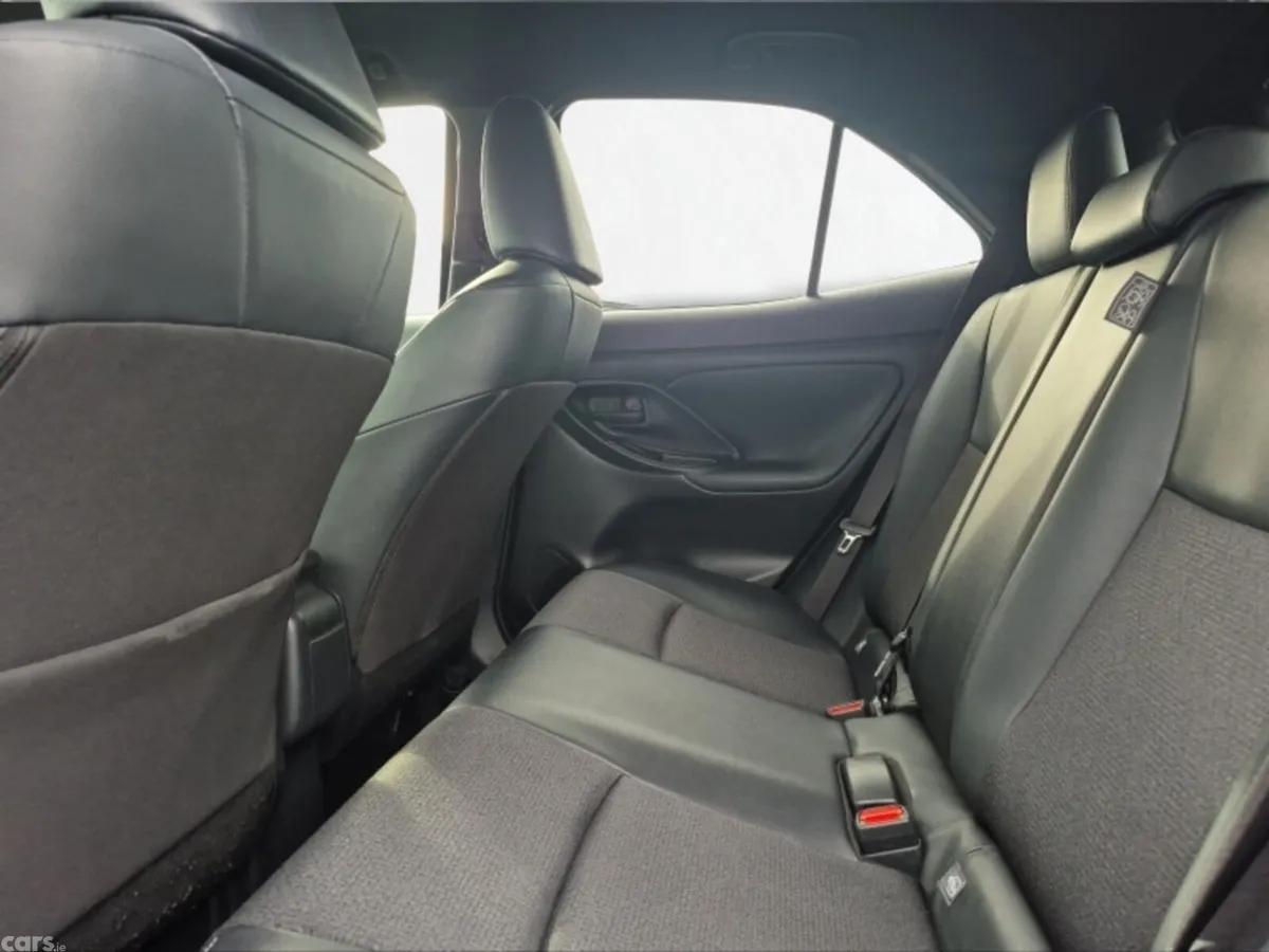Toyota Yaris Cross SUV, Petrol Hybrid, 2024, Black
