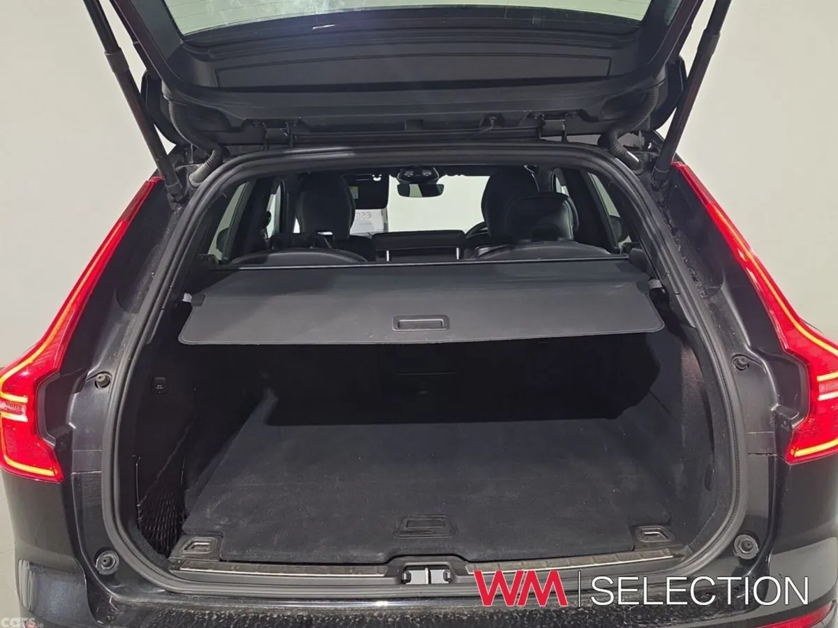 Volvo XC60 SUV, Petrol Plug-in Hybrid, 2024, Black