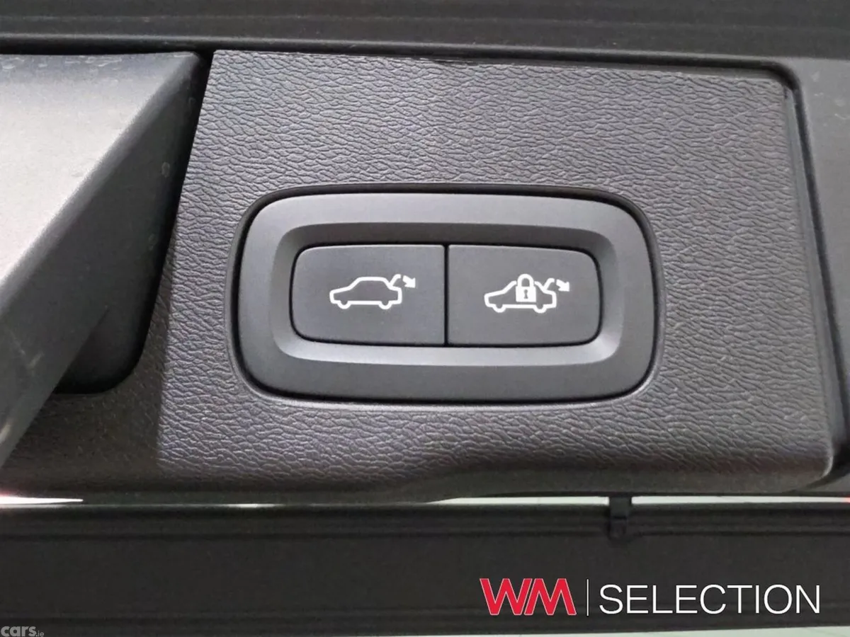 Volvo XC60 SUV, Petrol Plug-in Hybrid, 2024, Black