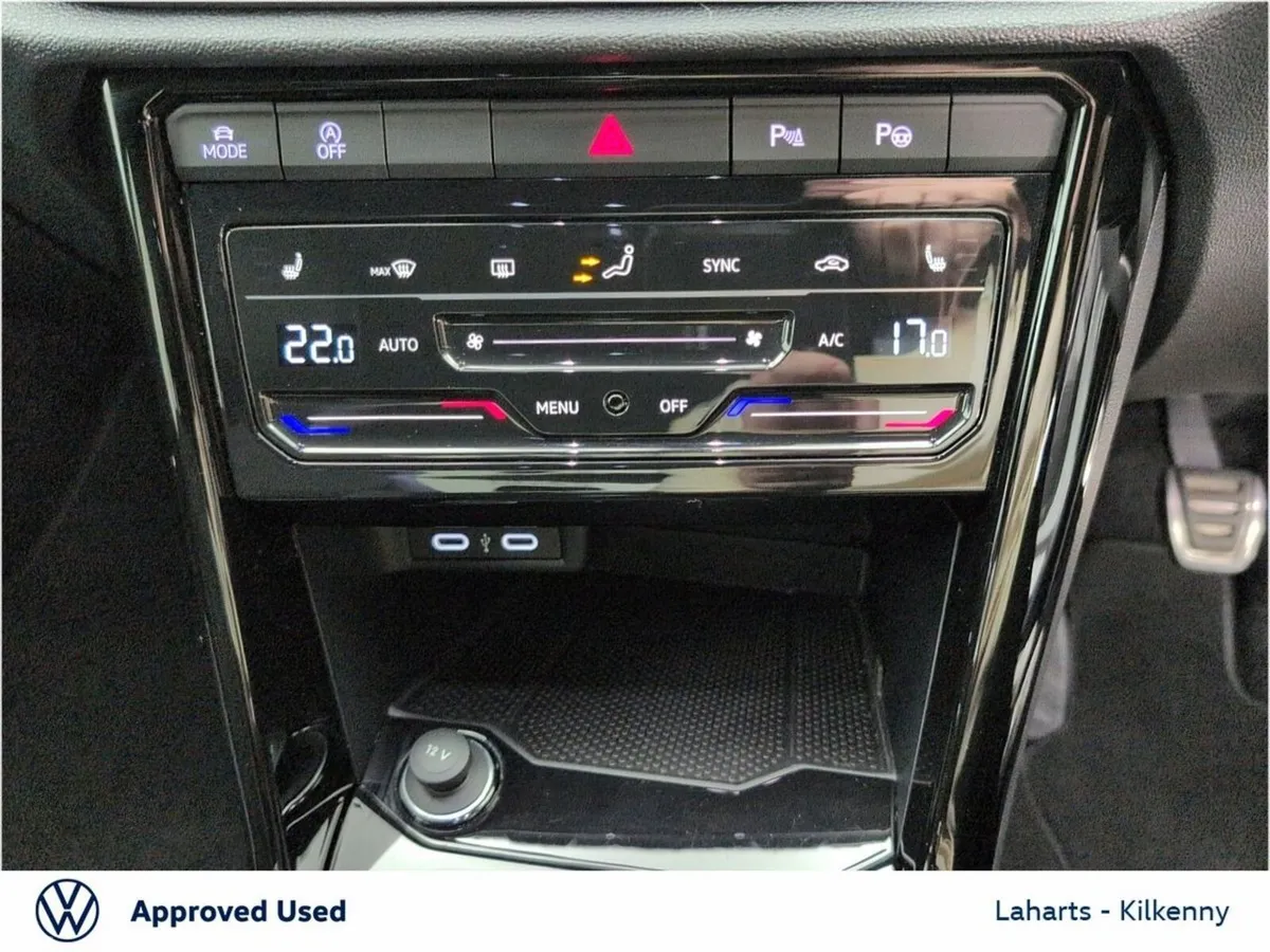 Volkswagen T-Roc SUV, Petrol, 2023, White