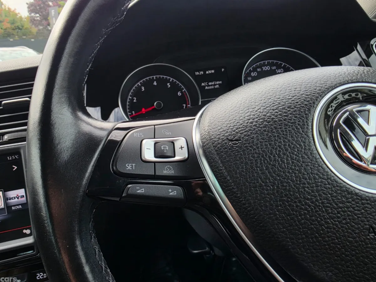 Volkswagen Golf Estate, Petrol, 2015, White