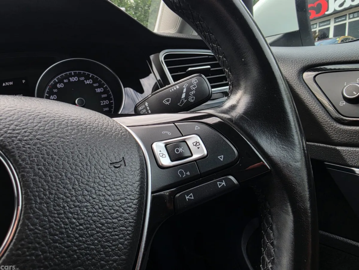 Volkswagen Golf Estate, Petrol, 2015, White