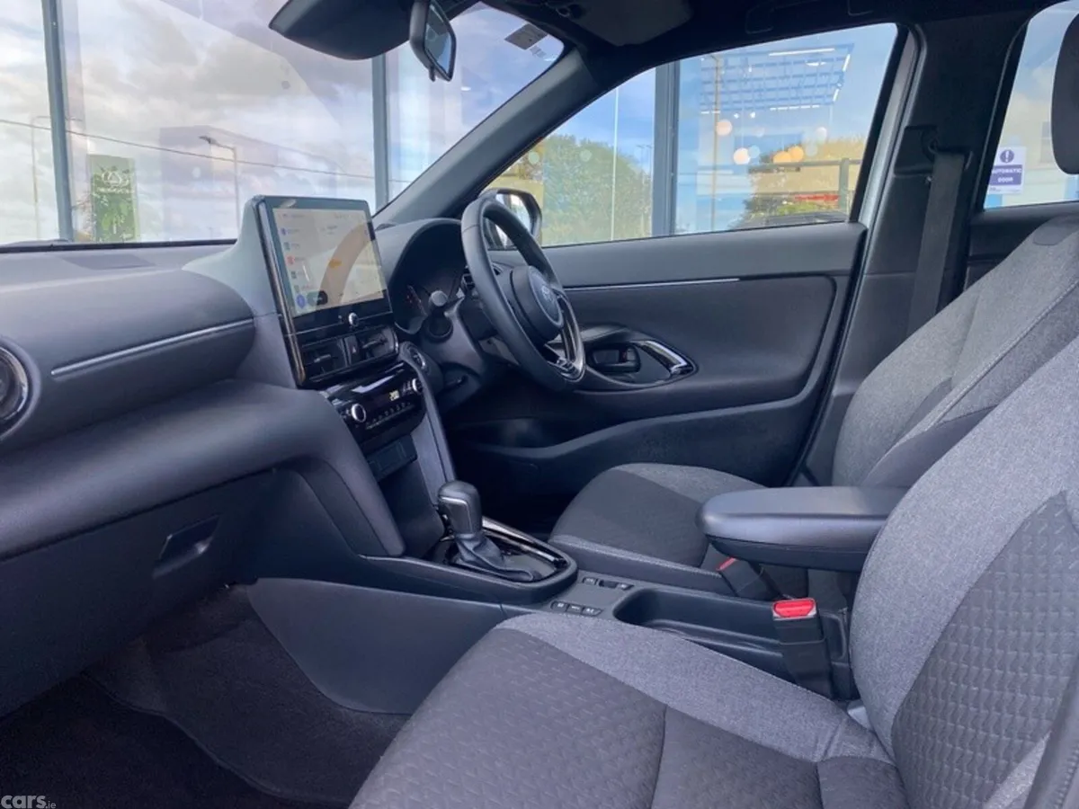 Toyota Yaris Cross SUV, Petrol Hybrid, 2026, Grey