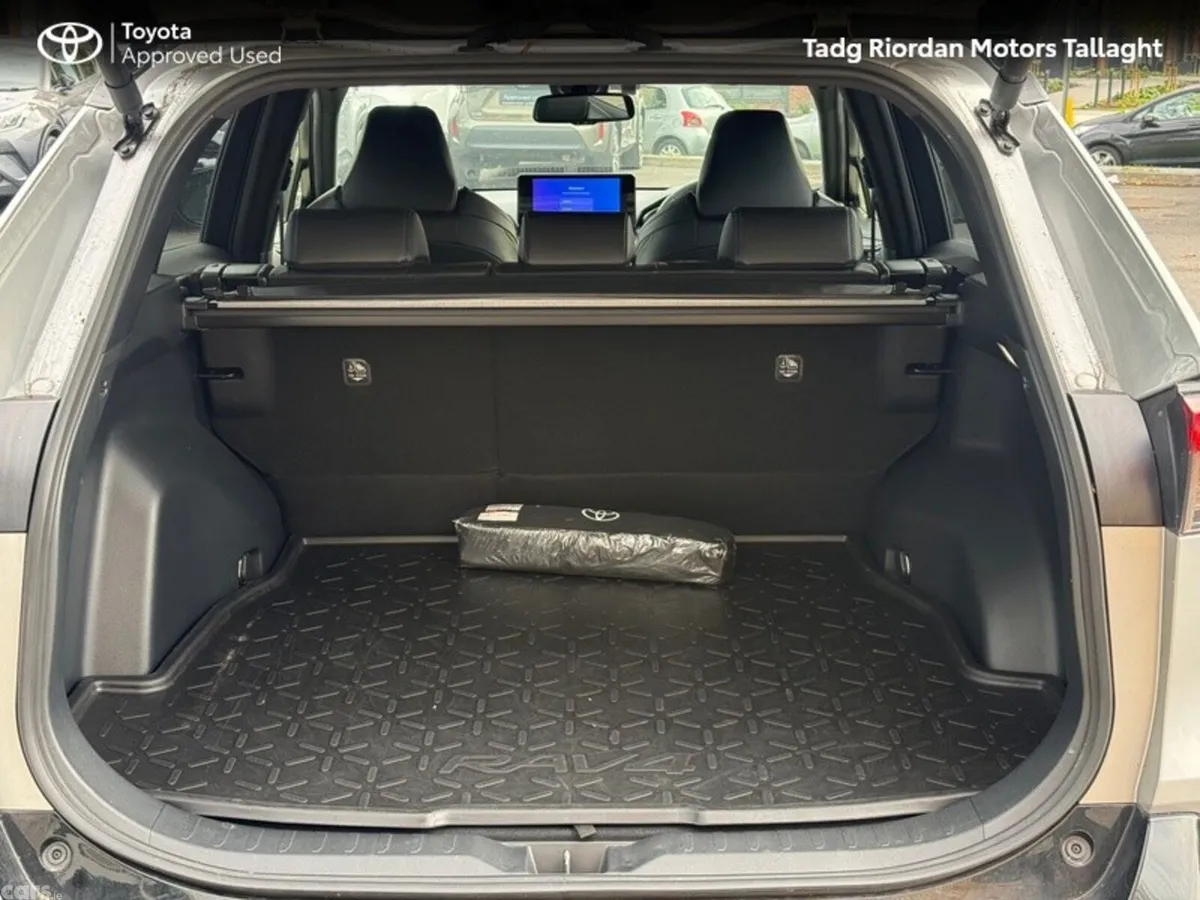 Toyota RAV4 SUV, Petrol Hybrid, 2024, Silver