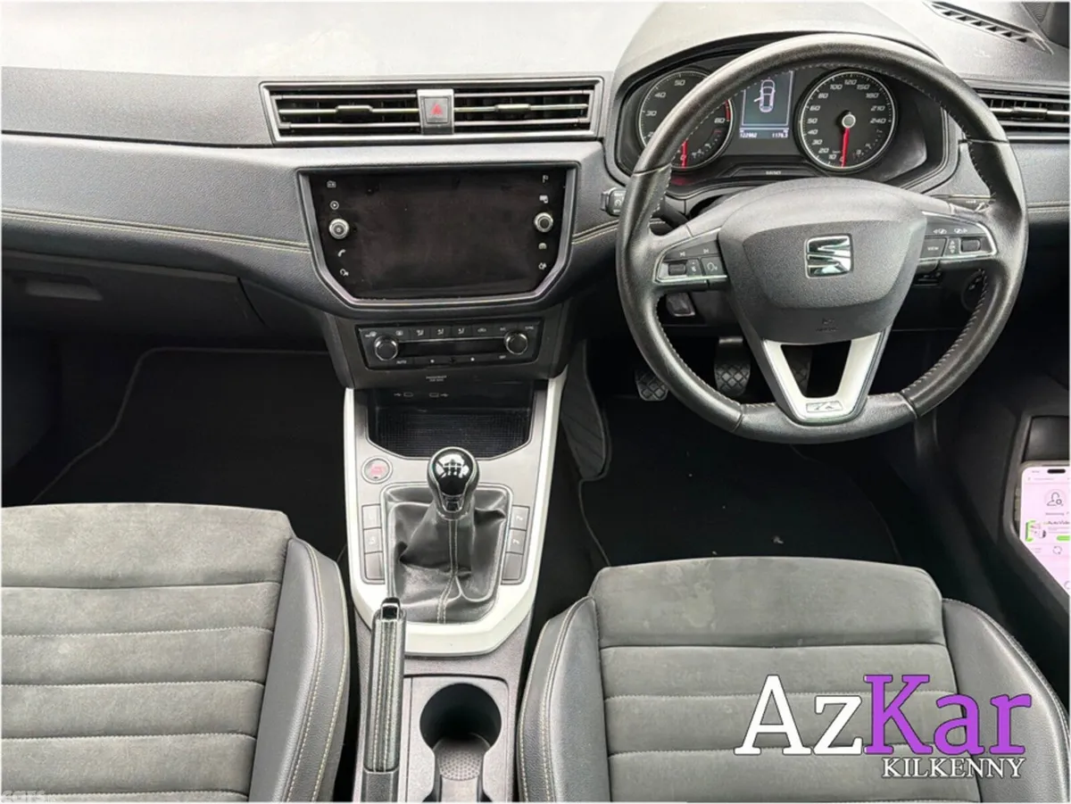 SEAT Arona Hatchback, Petrol, 2021, Red
