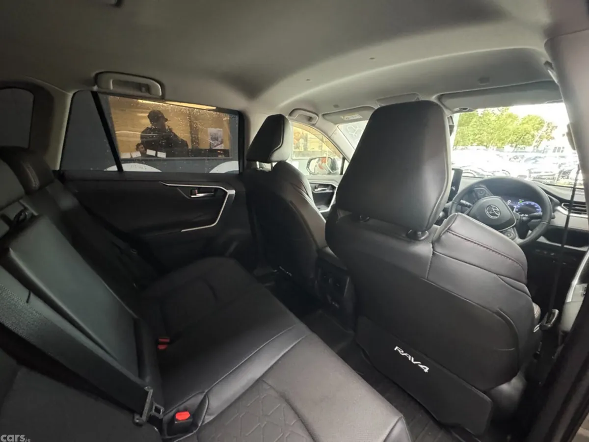 Toyota RAV4 SUV, Petrol Hybrid, 2025, Grey
