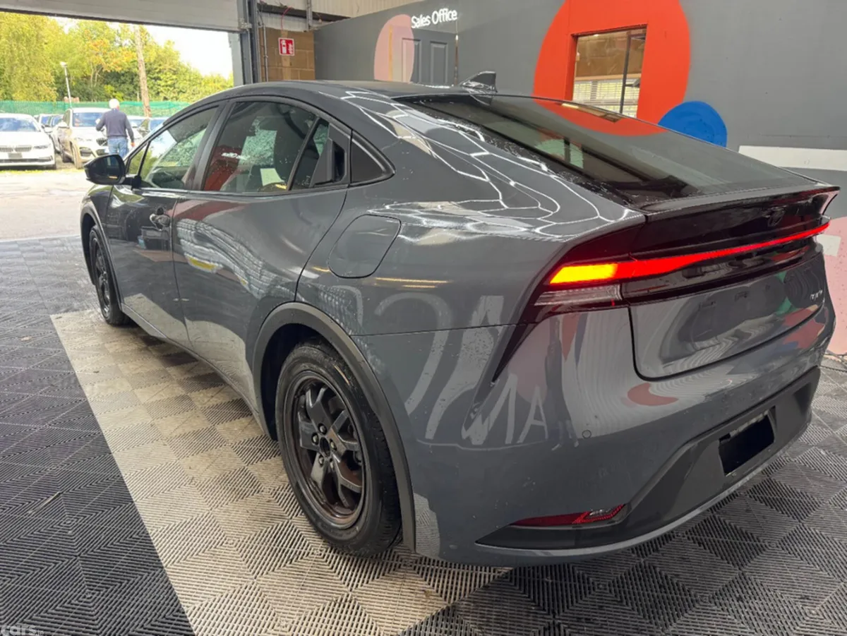 Toyota Prius Saloon, Petrol Hybrid, 2025, Grey