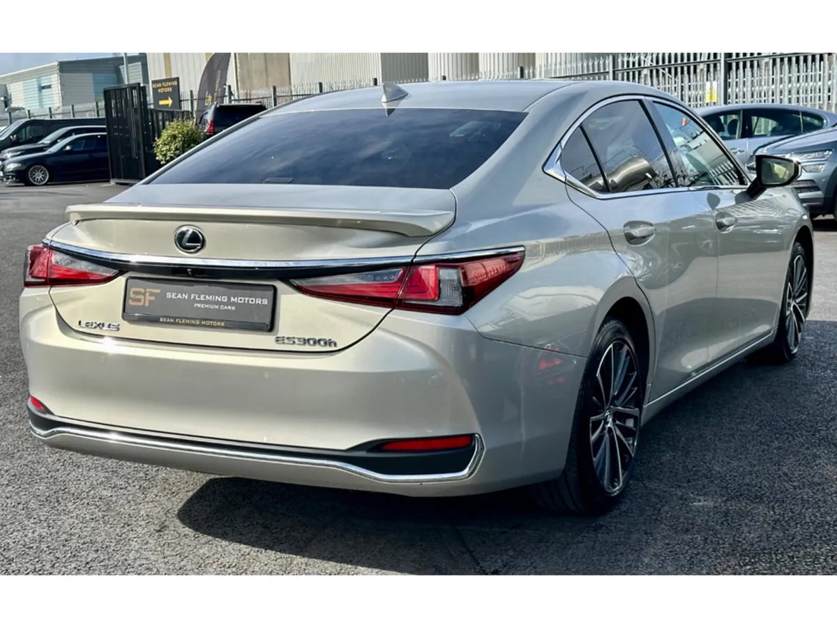 Lexus ES Saloon, Petrol Hybrid, 2023, White