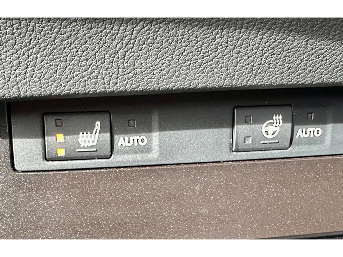 Lexus ES Saloon, Petrol Hybrid, 2023, White
