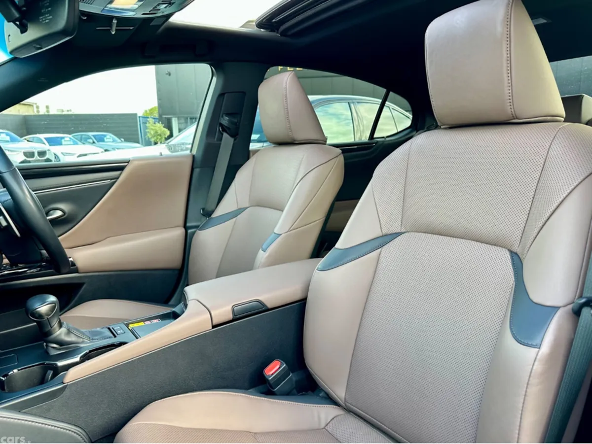 Lexus ES Saloon, Petrol Hybrid, 2023, White