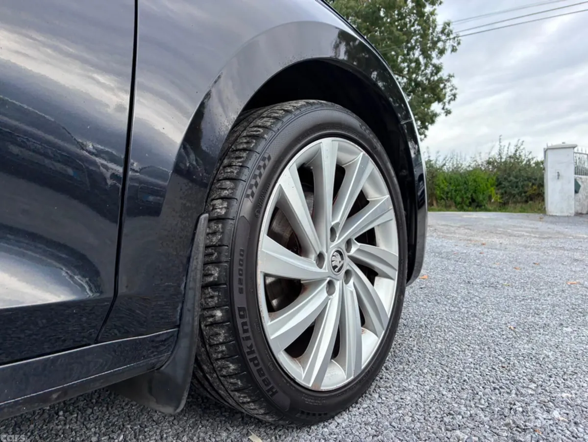 Skoda Octavia Estate, Diesel, 2023, Black