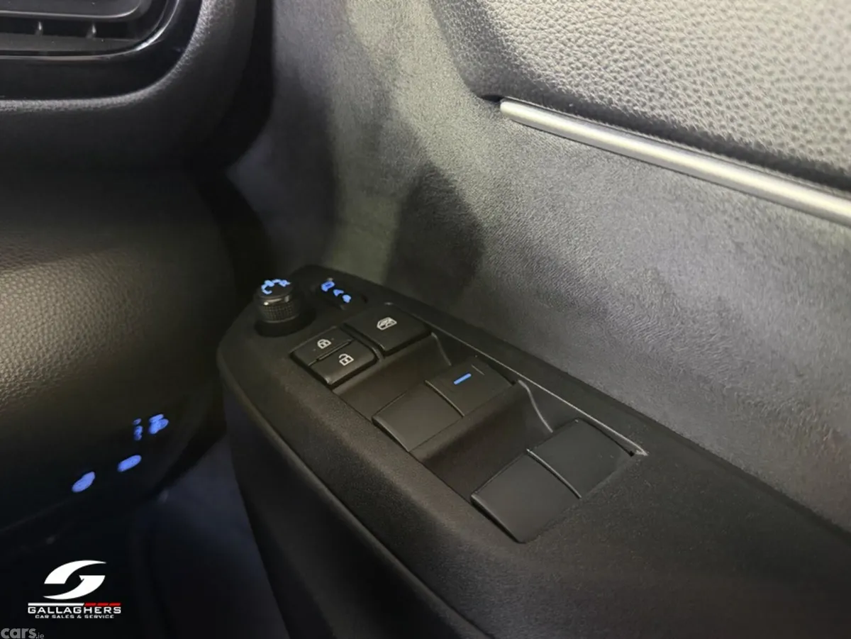 Toyota Yaris Cross SUV, Petrol Hybrid, 2023, Black