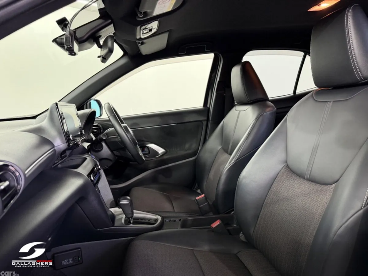 Toyota Yaris Cross SUV, Petrol Hybrid, 2023, Black