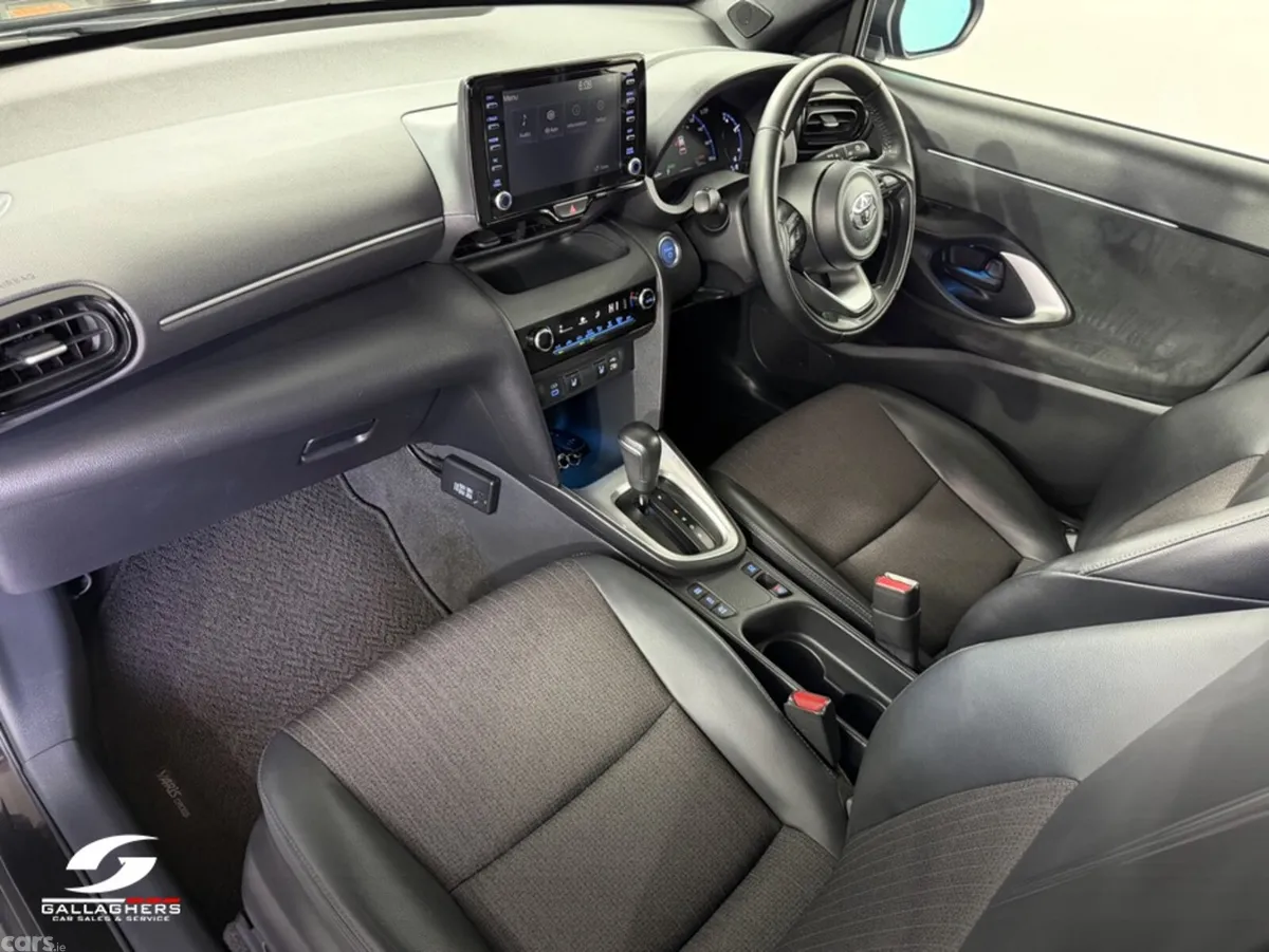 Toyota Yaris Cross SUV, Petrol Hybrid, 2023, Black