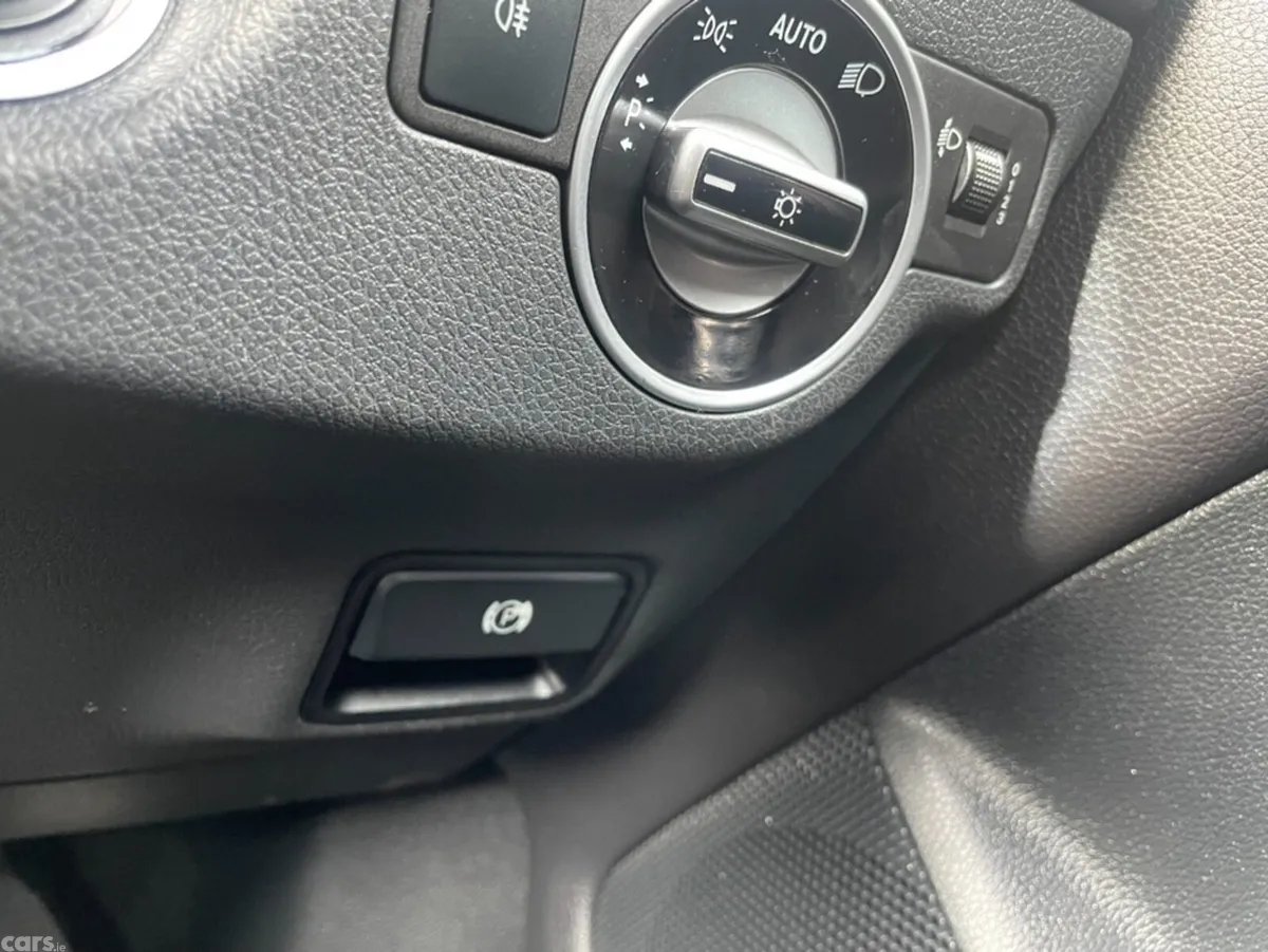 Mercedes-Benz CLA Saloon, Petrol, 2015, Red