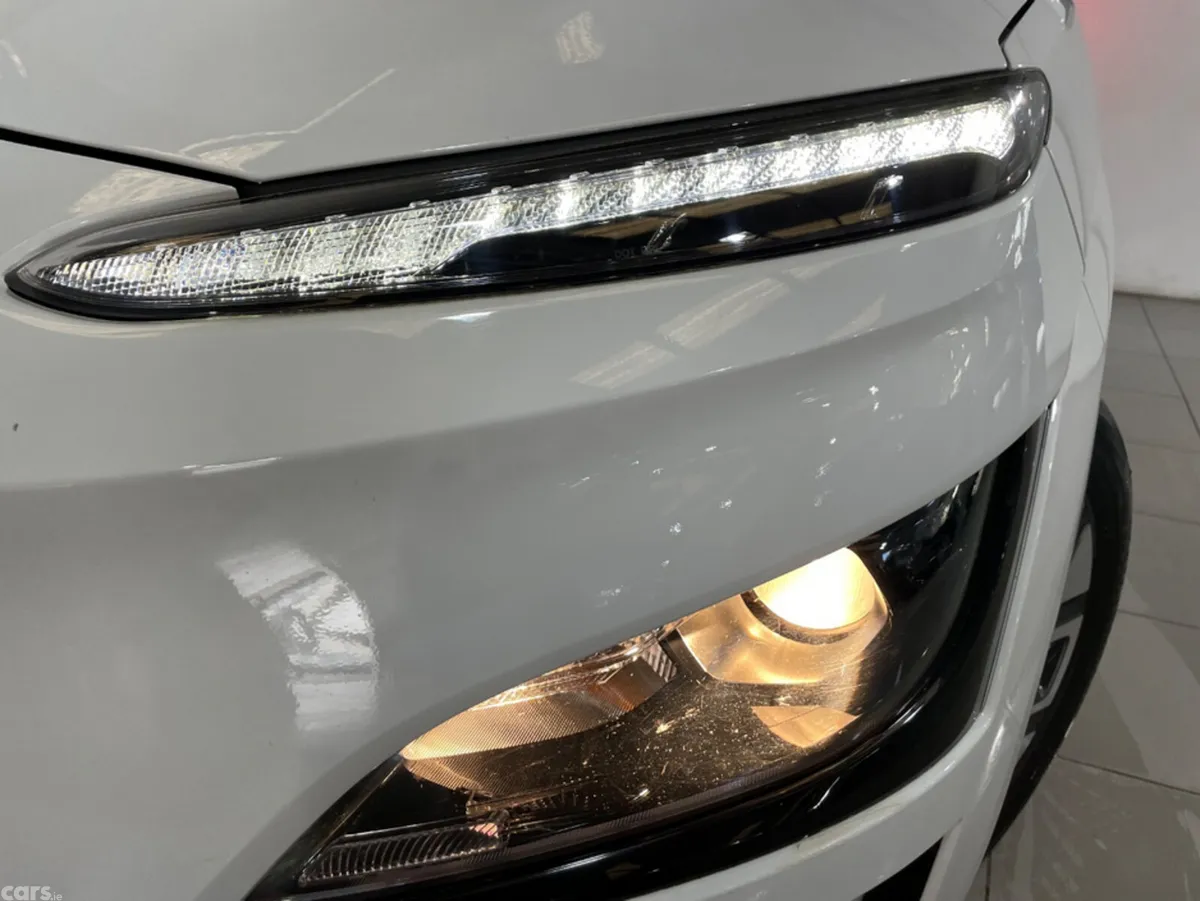 Hyundai KONA MPV, Electric, 2022, White