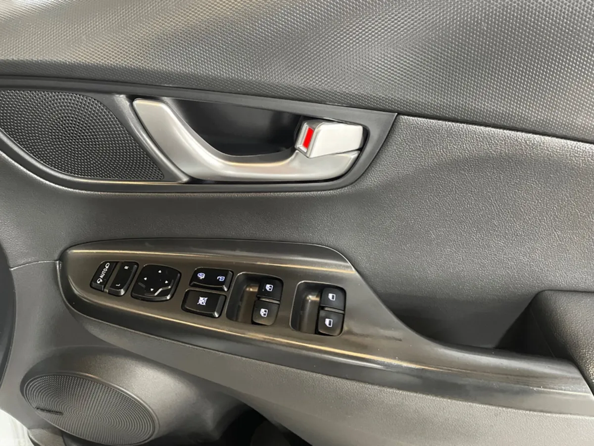 Hyundai KONA MPV, Electric, 2022, White