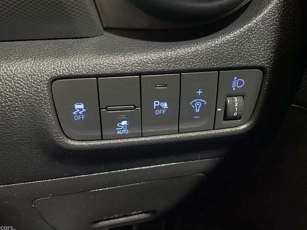 Hyundai KONA MPV, Electric, 2022, White