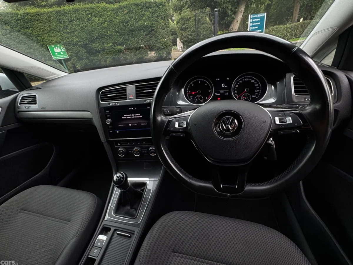 Volkswagen Golf Hatchback, Diesel, 2017, White