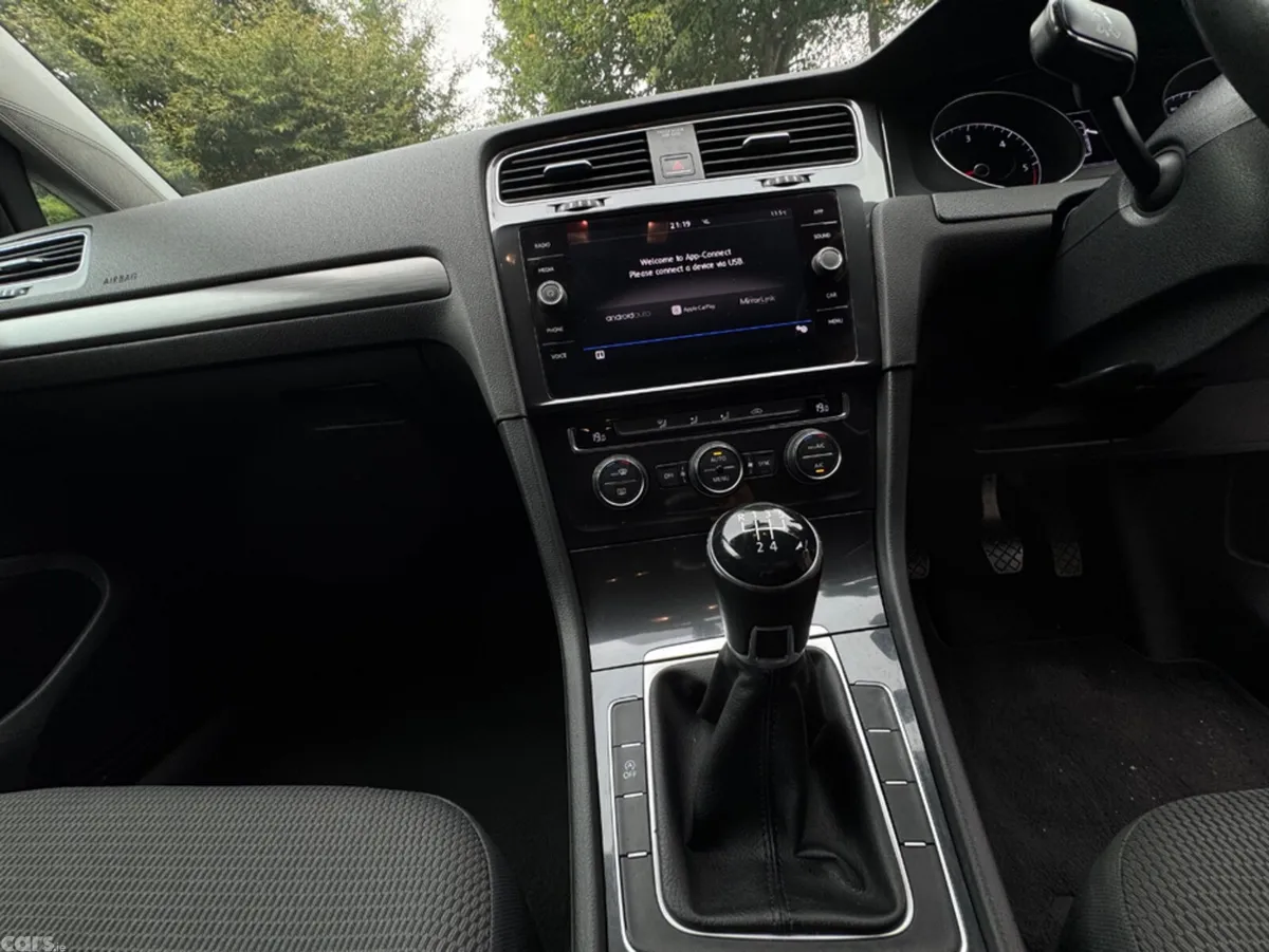Volkswagen Golf Hatchback, Diesel, 2017, White