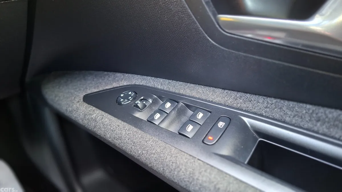 Peugeot 3008 SUV, Diesel, 2017, Brown